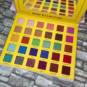 C’EST FANTASTIQUE Eyeshadow Palette